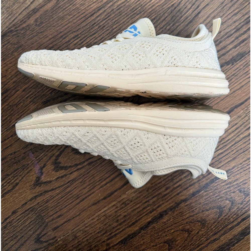 APL techloom Phantom Sneaker in Vanilla & Coastal Blue
Yellow - Picture 4 of 8
